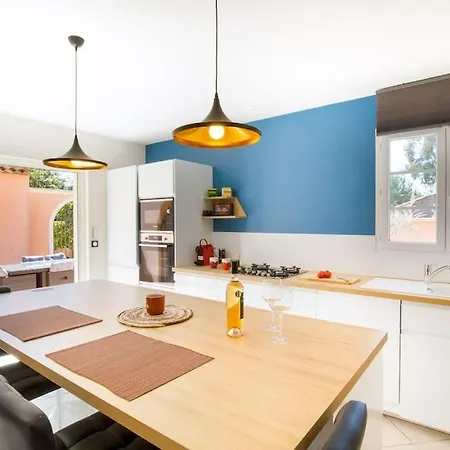 别墅 Caloussu-calme-moderne-clim